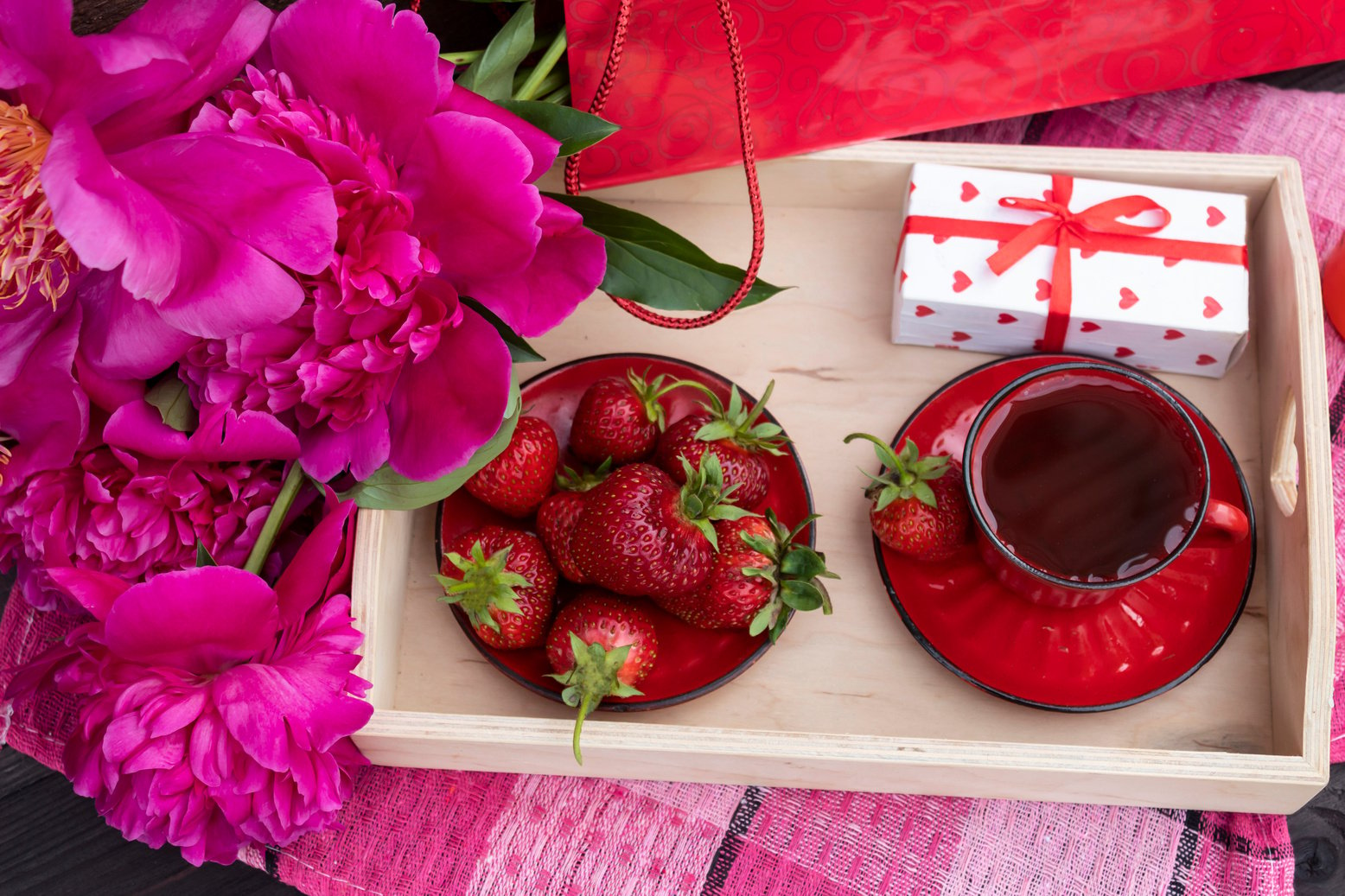 Strawberries, coffee and a gift.